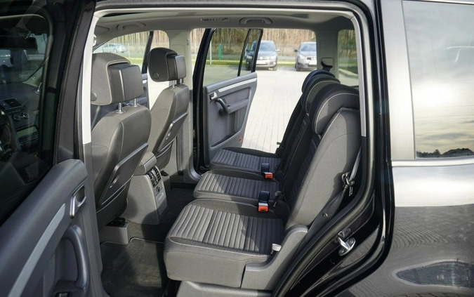 Volkswagen Touran cena 46999 przebieg: 200000, rok produkcji 2014 z Debrzno małe 562